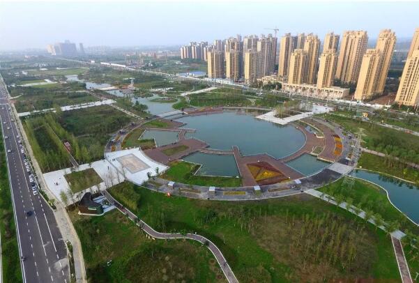 中央公園透水混凝土鋪裝中秋佳節(jié)順利完工
